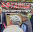 Представитель Совета старейшин при главе Дагестана беседует с протестующими афганцами. Фото Расула Магомедова для «Кавказского узла» - Кавказский узел