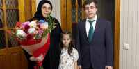 Дети получили новогодние подарки от спикера парламента Дагестана Заура Аскендерова - РИА Дагестан
