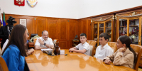 Глава Дагестана накануне Дня молодежи встретился с отличившимися дагестанскими детьми - РИА Дагестан