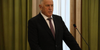 Абдулмуслим Абдулмуслимов вручил награды 32-м семьям, состоящим в браке более четверти века - Правительство
