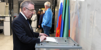 Депутаты республиканского парламента от ЕР голосуют на выборах в ОМСУ - Единая Россия