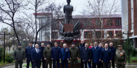 Глава Махачкалы почтил память Героев Отечества - РИА Дагестан