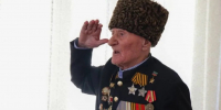 Джамбулат Салавов поздравил со 102-летием ветерана ВОВ Ибрагим-Пашу Садыкова - Махачкалинские известия