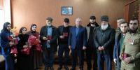 Государственные награды вручили семьям героев и ветеранам СВО в Казбековском районе - Дагестанская правда