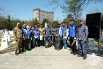 В Дагестане росгвардейцы приняли участие в международном субботнике по благоустройству памятных мест