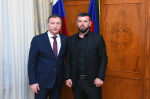 Заур Аскендеров встретился с депутатом-участником СВО Расимом Гаджиагаевым и передал привет от Владимира Путина